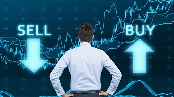Stock market will rise 50 percent, esteemed economist says