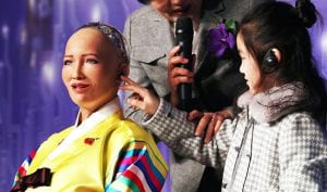 AI robot Sophia speaks about own future in Seoul